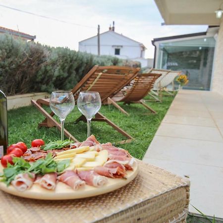 Eco Eclectic Villa With Pool Solin Extérieur photo